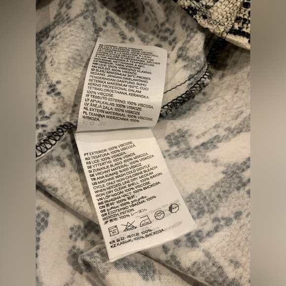 H&M Snake Print Satin Midi Skirt, Size 4 - Picture 8 of 10